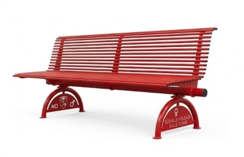 Panchina Rossa "No alla violenza sulle donne"